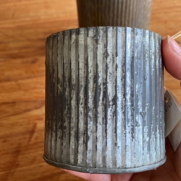 3x Rustic Metal Planters - Picture 7 of 12